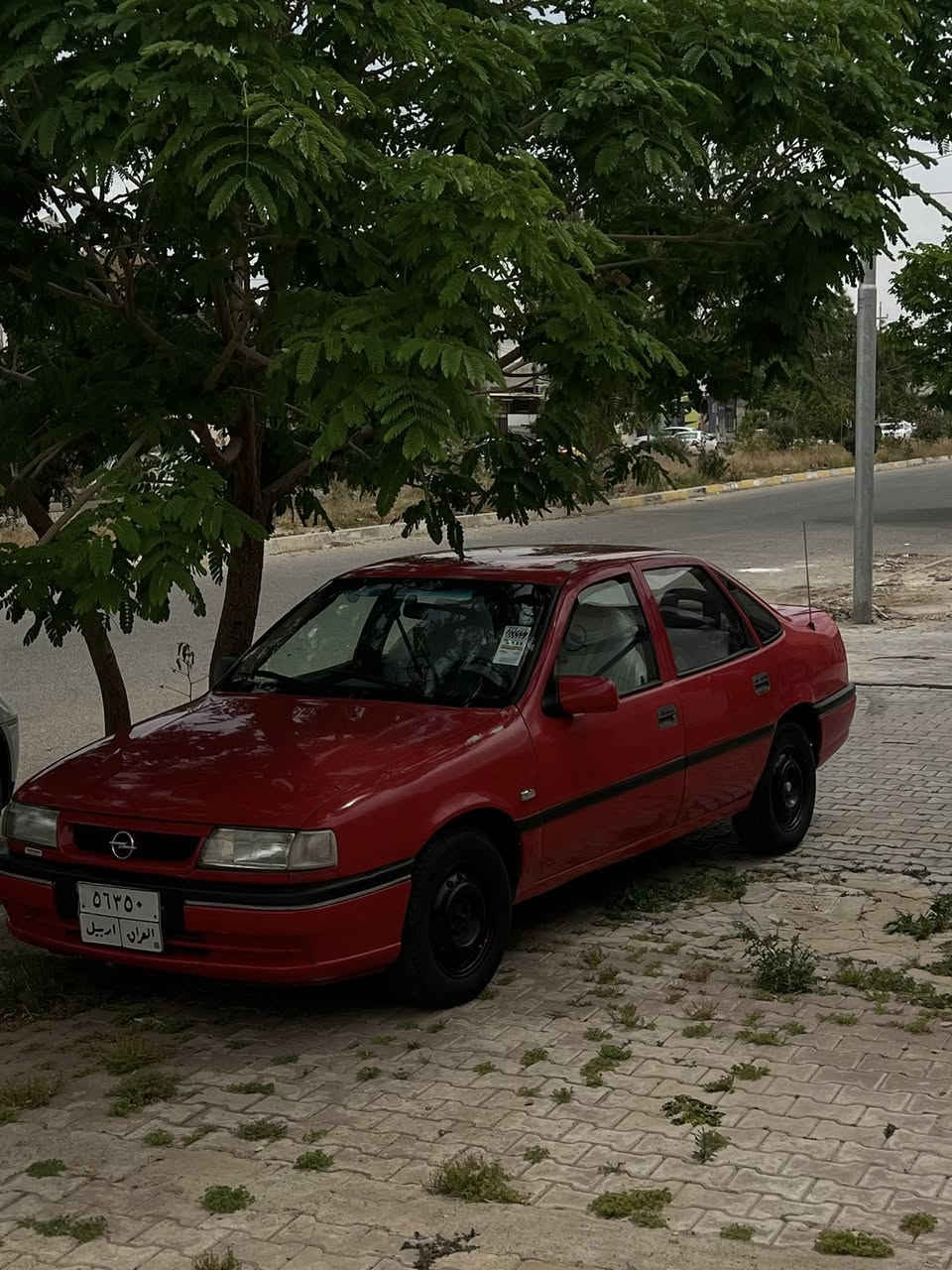 سلام عليكم اوبل فكترا للبيع حجم محرك ١٨ 
بدون صبغ✅
 1991موديل ✅
كير اوتماتيك✅
كماليات ✅
محرك شرط لا بخار ولا صرف ✅
اي عيب ما بي شراي يخابر او يراسلني رقم مبايل ***********
لحيه رياضيه اي عيب مابيها سعر خاص 
مكاني كركوك مقابيل جسر حزيران معارض
