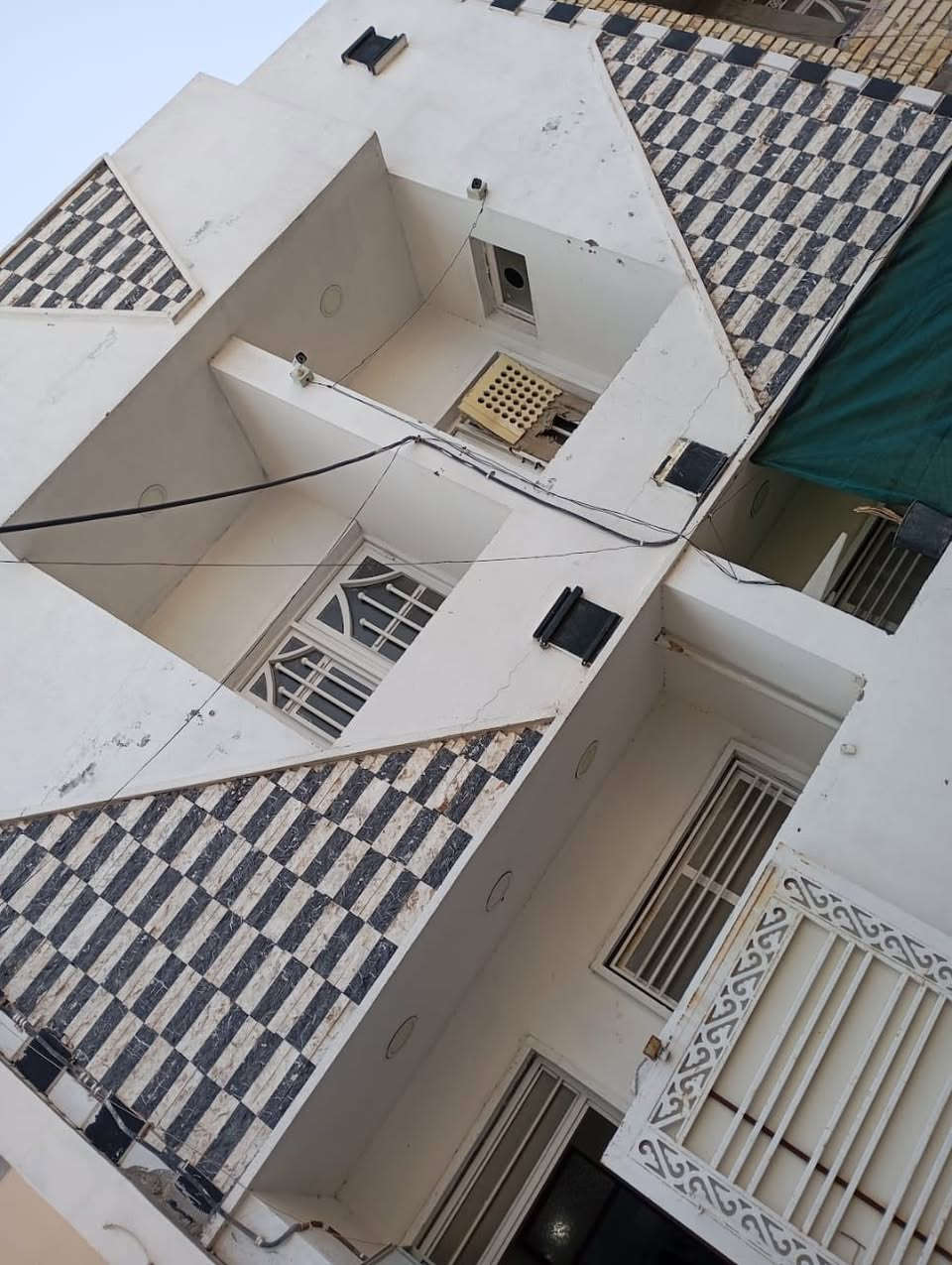 للايجار ♦️مشتمل 56متر طابقين ونصف..ثلاث غرف نوم و حمامين ومطبخ وصالة ومنور ..كهرباء مستقلة وطنية كهرباء سحب ...خط ماء مستقل ثلاث خطوط مجاري وطنية خزان ماء  الف لتر مستقل مأطور ماء سخان 160لتر..الايجار 350 الف

حي البساتين ..نهاية شقق الحكيم شارع المخازن حلويات البغدادي ..فرع اسواق ابو علي اللامي

للاتصال   ***********
