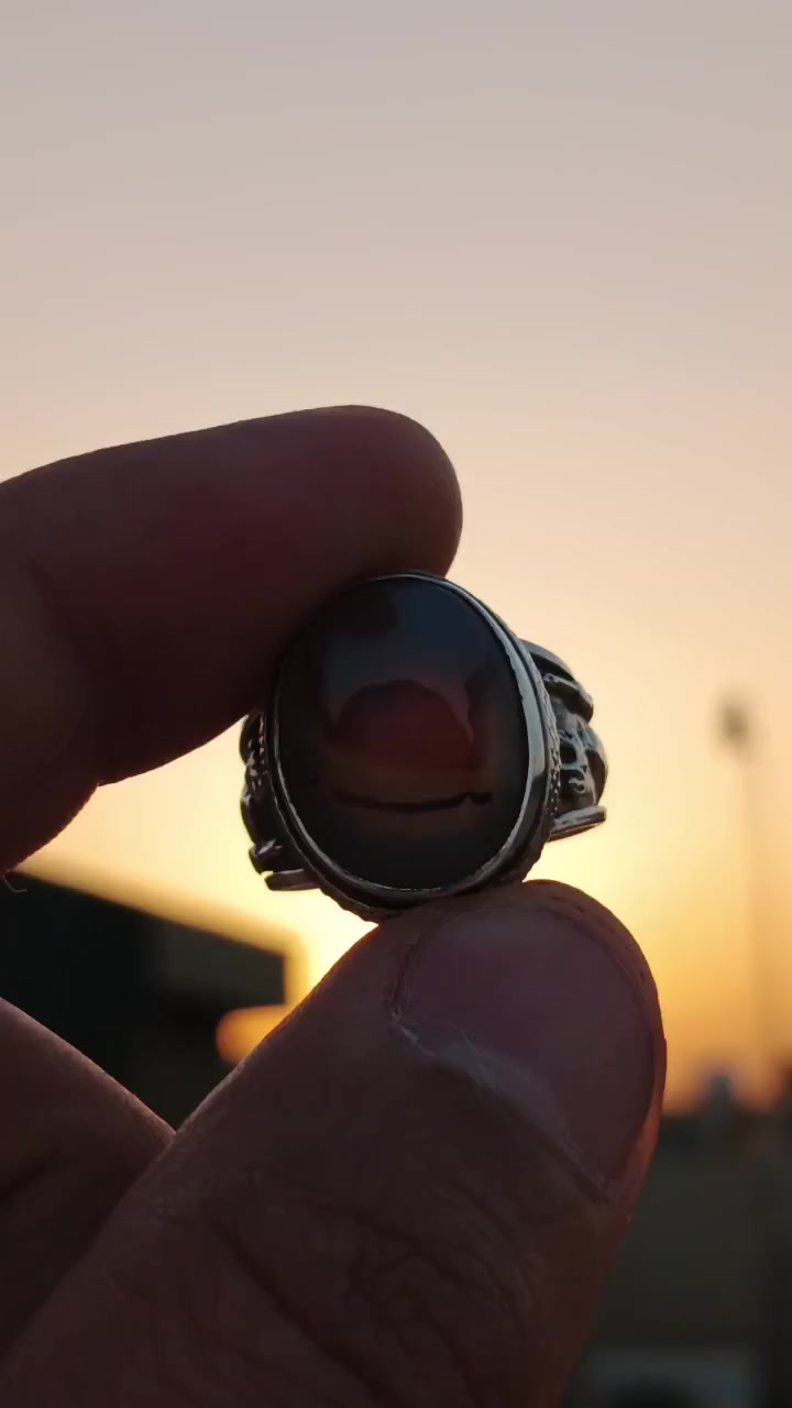 عقيق يماني طبيعي مصور
صياغة يدويه ثقيله 
قياس الخاتم ٢١ 
السعر ٥٠ الف دينار


**إذا كنت صاحب هذا الإعلان وتريد حذفه لأي سبب، رجاءا أرسل رسالة إلى الدعم الفني**