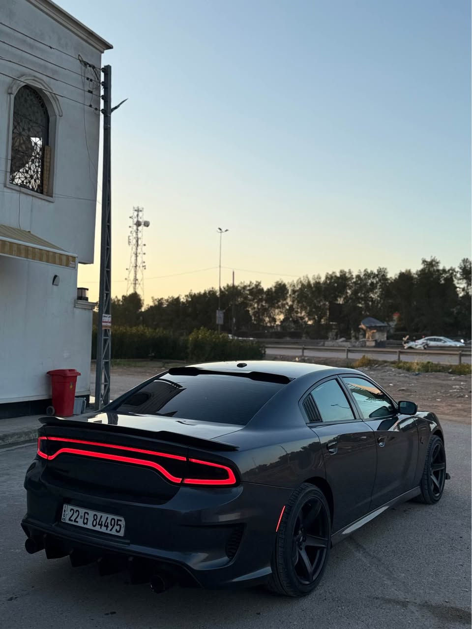 السلام عليكم
السعر :199 وبي مجال
جارجر 2021 6 سلندر 
حادث بنيد وجاملغ خفيف بدون دواخل ابد
عليها كت كامل وايد بدي
شقف روز رايز داخل اناره محيطية متغير
اكزوز صوت كلش حلو على الريموت 
ويل نجمة ابو الخسفة الاصلي لويات هم
ماشية ٨٥ ميل
استخدام شخصي
رقم اربيل الجديد 
مكاني بغداد الدورة
الرقم *********** بغداد, العراق
