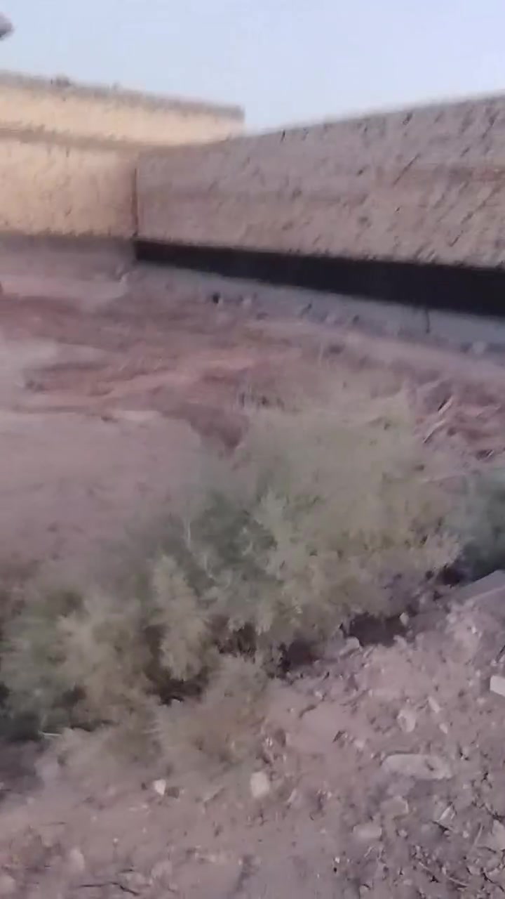 سلام عليكم قطع ارض للبيع حي ملتقى مساحه 200 متر خلف جملونات سعر خاص ***********
