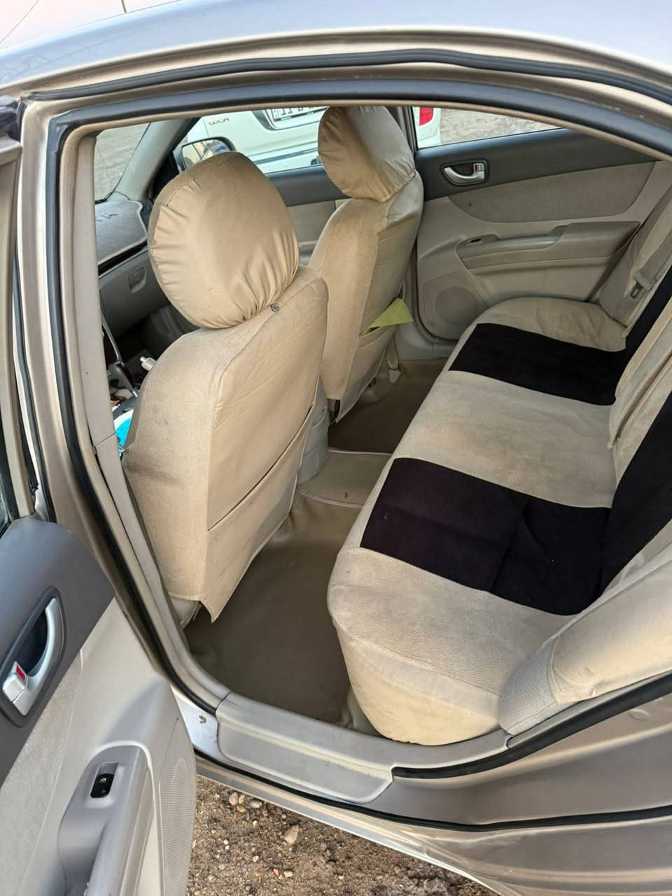 سلام عليكم ورحمه الله سوناتا للبيع موديل 8خليجي مكينه 2400 كير محرك تبريد تدفئة السياره جاهزة 
رقم ربيل دولي تحويل مباشر تخم تأير حداديه جاهزه
كهربائيات كله شغاله 
بيه صبغ بإمكانات ابيعلك حزام ربع قطع  
السياره ستخدام بيت السنويه لل29
مكان السياره بغداد 
اتصال ع***********
