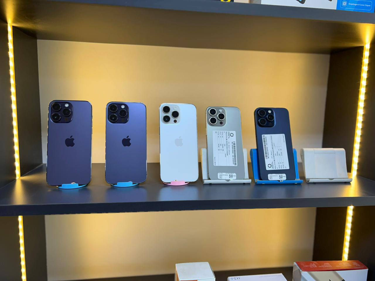 وصول وجبة ايفونات 
١١_١٢_١٣_١٤_١٥
واكسسوارات متنوعة 
الثقة عنوانا 
الكترون ستور مستعد يراوسلك جهازك القديم باي جهاز تريدة من المحل 
متوفر بيع وشراء ومراوس 
النعمانية شارع ٦٠ قرب جامع ابراهيم الخليل 
*********** ‏/ ‪***********‬‏
