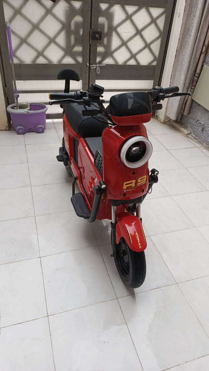 دراجه R9دراجه جديده  بطاريا خمسه كبار وبيهه جنطه وأبو 300لا تعلق ولا تتصل وسعر دراجه 370وبيهه مجال كلش قليل راسلني وتساب أو خاص ***********
