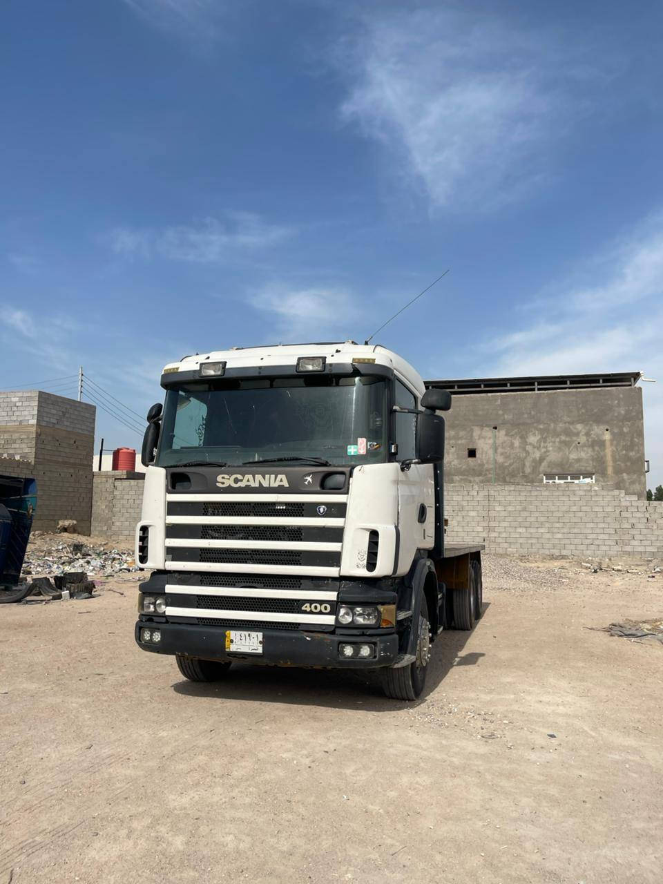 سلام عليكم سكانيه شاصي موديل 2000 رقم بصره تحويل مباشر مكينه سته بم ونوزل گير 3ب3 چوبلس امامي وخلفي سياره جديده العنوان البصره الزبير رقم الهاتف ***********
