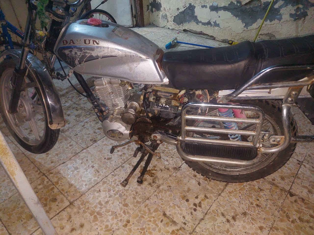 دايوان عضم موديل 20 كلك عوزه ترتيب بسيط بيهه مكينه بجيس سعرهه 350 مكان اسكندريه ***********
