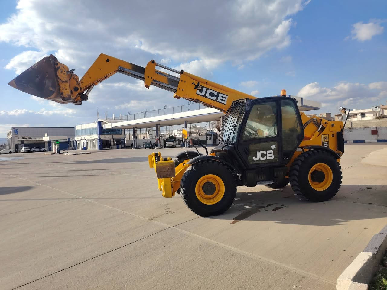 شۆفڵی 12.5 م 2005
سەنەوی تازە تا2031  لە ئیشایە
زۆر تازەو جوان ماوەتەوە
لە سلێمانییە
ژت***********
ژت***********
