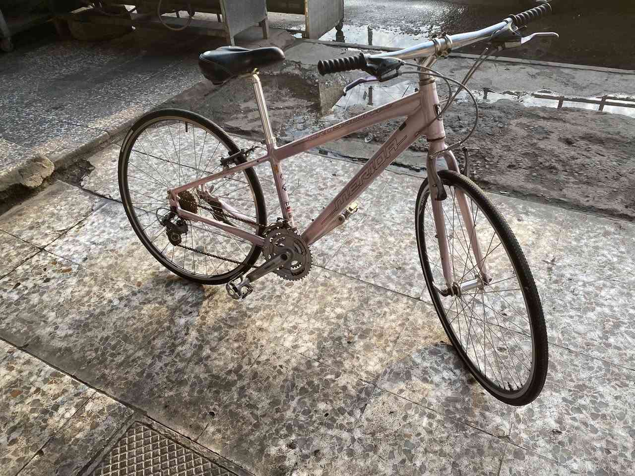 بايك c700 للبيع كامل اينقص مابيه سعر ١٧٥ الف وهاذه رقمي بيه وتساب ***********
