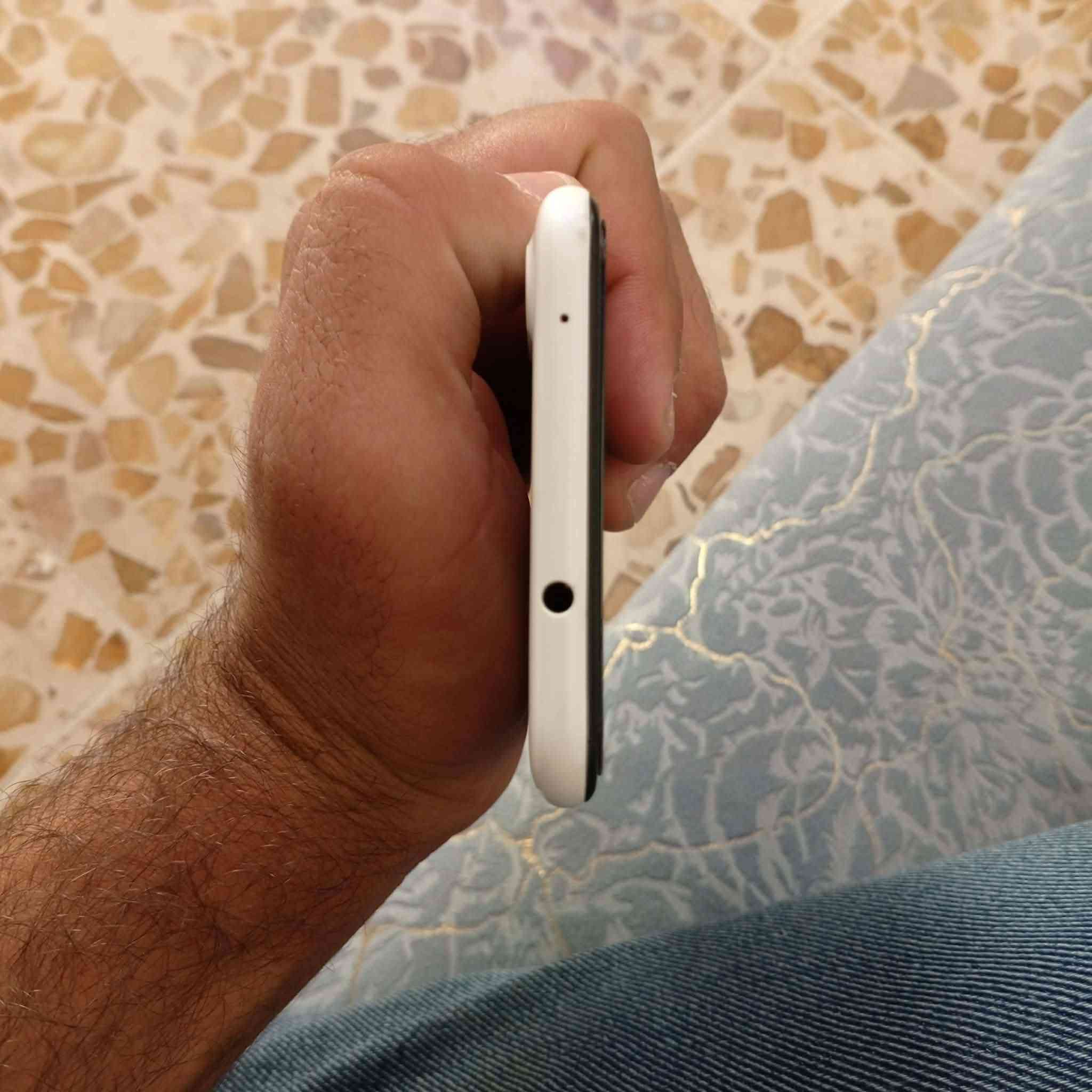 سلام عليكم  
موبايل لبيع c11 النضافه 90/100 
السعر 100 وبي مجال شي قليل 
الاستفسار اتصال ع هاذا الرقم 
*********** كورك
