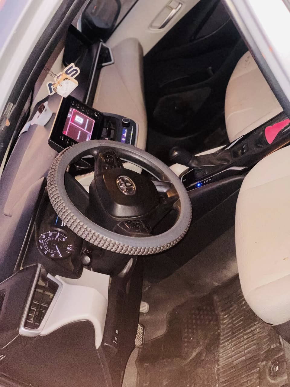 سلام عليكم كورلا مديل /2021/ 🆕 جديده / ماشيه 💯/ تخم تاير جديد صدر جديد ما نقصه اي شي / معوقين / مده الحجز / سنه وينفتح وكاله  بسم المشتري/ سعر (133)عنوان واسط مركز مدينه/مكلف بل نشر / خاص مقلق سياره بيها ٣ قطع صبغ بيها سونار /موجود تافصيل كثر عله هاذ رقم /***********/سعر (133)$
