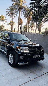 لاندكروز 2011 بريمGXR محرك 6 سلندر جديدة وبالحقيقة احلا من الصور ماشيه...