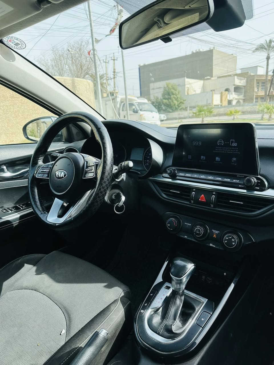 سلام عليكم فورتي موديل 2019 السعر 119 السياره كفااله فقط باب كلير 🫣
مكان بغداد ☎️التصال ***********
المواصفات .     السعر 119 بيه مجال بصيط 
شاشة كبيرة مع نظام تشغيل ابل كار بلي
كاميرا دواره 
 كشنات حار + بارد 
.قطعتين تبريد
شحن وايرليس 
حساسات خلفية مع جرس تنبيه 
.رادرات جانبية+ وامامية+ وتحديد مسار + كروز سرعه
نقطة عمياء
