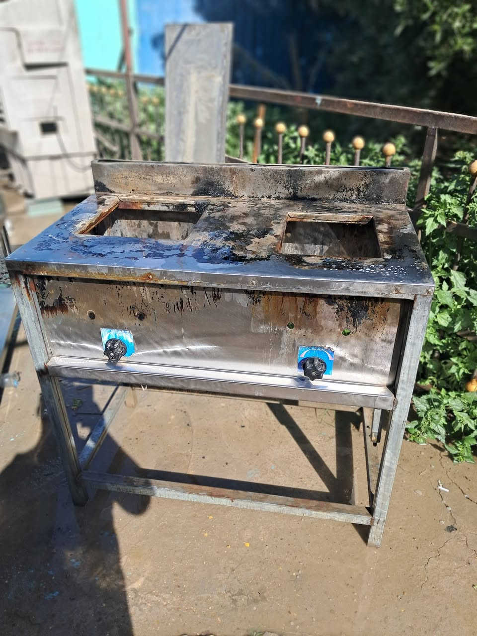 اغرض للبيع بغداد زعفرانيه***********
