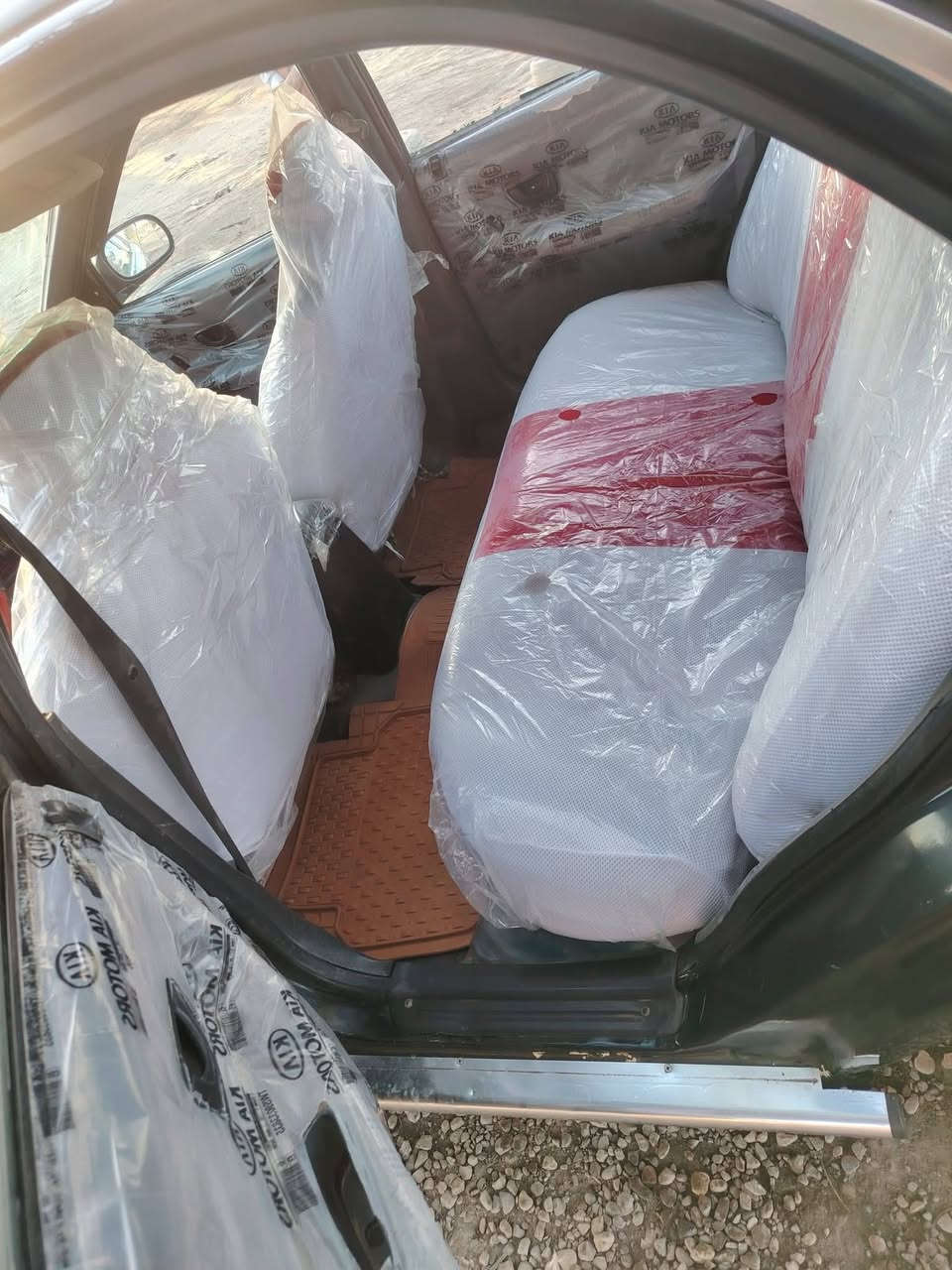 بسم الله الرحمن الرحيم السلام عليكم سياره سوناتا تو البيع مستعجل عليها كير عادي محرك قبق أسود محرك ٢٠٠ تفاصيل خاص *********** عليه واساب رقم بغداد كليزي هزه جديد السعر ٣٨ وبيه مجال
