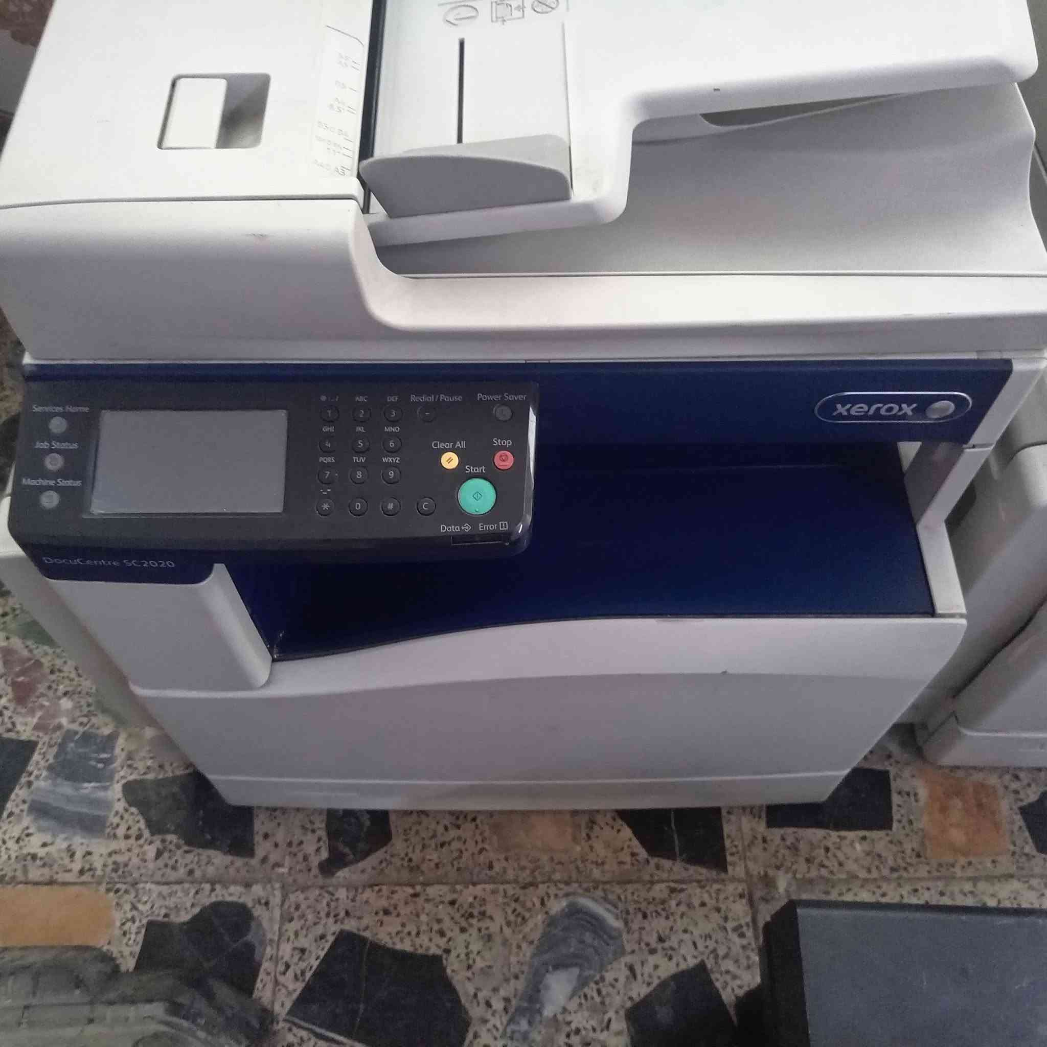سلام عليكم طابعات ثنين كبار واحده صقيره نضيفات كلش صراحه ماعرف بيهن اني شتريتهن من روض ابيعن هل موجود هذا رقمي *********** بغداد مدينت الصدر قيم وخذ
