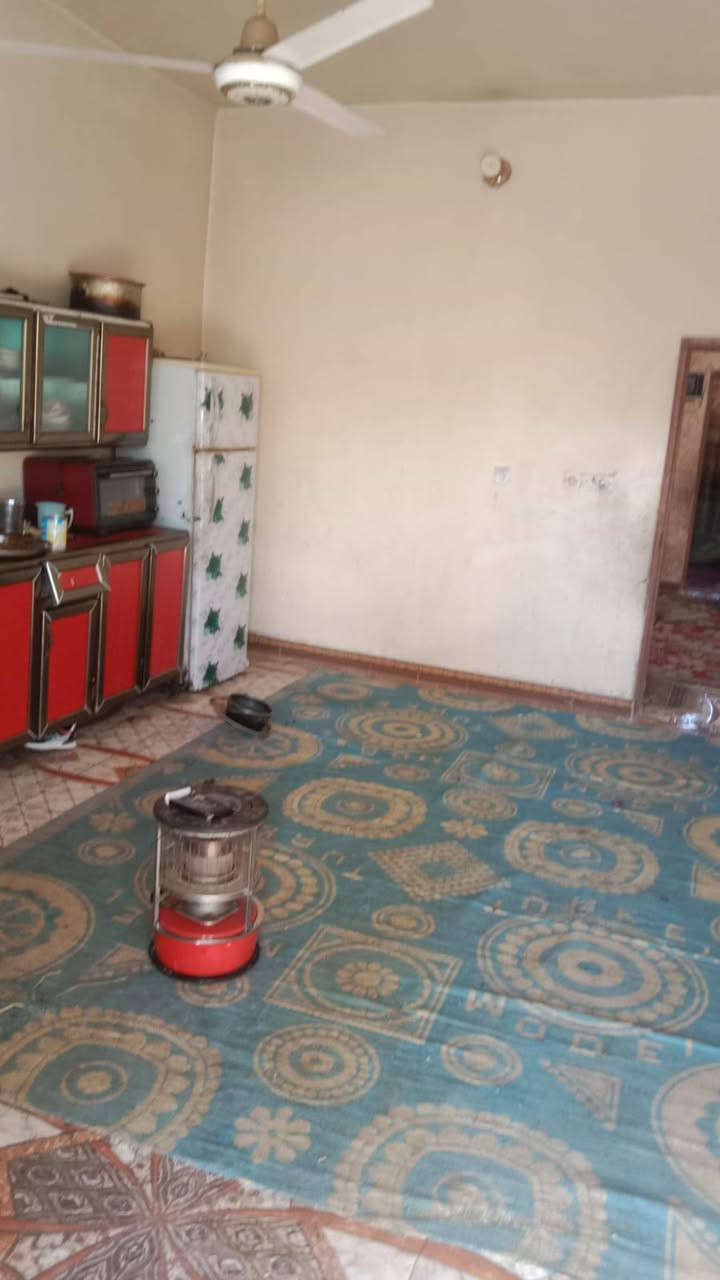 يالله سلام عليكم 

بيت للبيع في منطقه الخماس شارع الرسول  قرب أسواق حجي احمد 

واجهيه شارع 
المساحة 200م غرفتين نوم صاله استقبال صحيات خارجيه 

داخليه كراج كلش جبير
بيت جاهز وحلو صب الموقع مميز. 
للستفسار مراجعه مكتب 🏠الرحمن شارع الرسول محلات سليم خريبط او الاتصال📞
ابو مؤمل ***********
ابو رسول ***********
