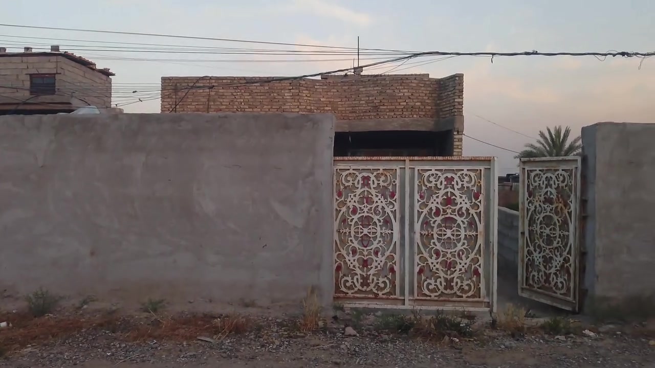 🤝سلام عليكم 
🏡بيت للبيع 
📍بوب الشام قرية أبو عليان 
📐مساحة 300متر زراعي 117
🛣️كامل لخدمات 
📐واجهية 9ونص ونزال 32متر
✔️كراج واسع
🌲حديقة
✔️استقبال
✔️مطبخ
✔️صالة
✔️غرفتين نوم 
🔨اساس رفت بناء طابوك
💰السعر 90مليون وبي مجال
☎️واتساب اتصال
***********
