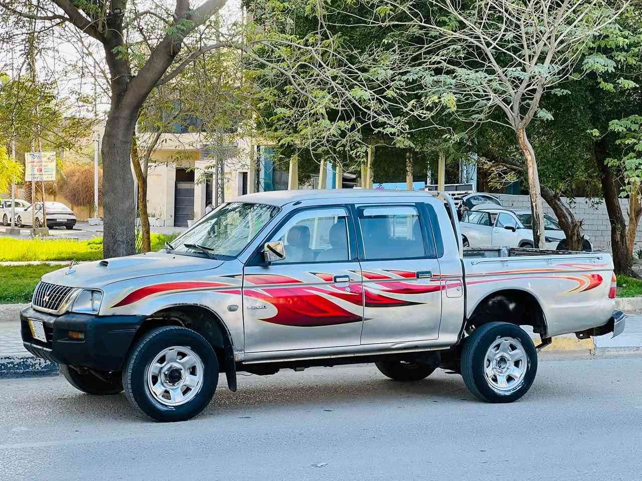 مستبوشي فورويل مديل 2004 سعر  58  وبيه مجال للاستفسار الاتصال ***********  مكفولة ضربه وتبديل سياره جديده  وجاهزه وأي نقص مابيهه مكينه  فيفتي كير وتماتيك مواصفات جام كهربائي مري كهربائي.   مكينه وكير  مكفولات حداديه جديدهه تخم تاير جديد رقم بغداد مشروع وطني مكان سياره كربلاء المقدسة كربلاء, العراق
