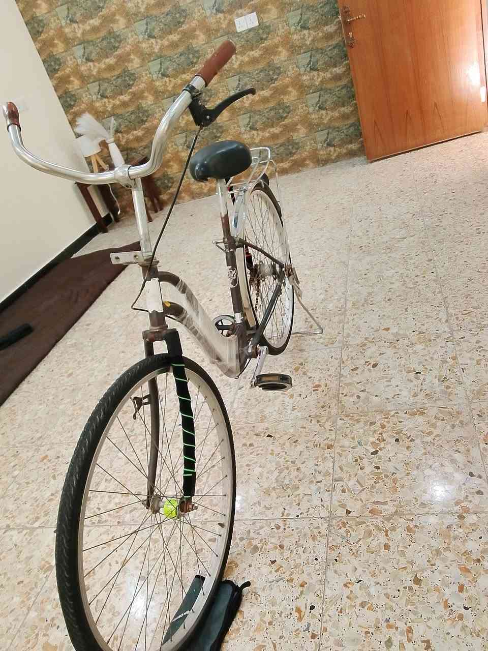 السلام عليكم
باسكلي للبيع برجستون ياباني ناقصه بس بريك غراضه كله موجوده المكان بغداد الدوره الرقم *********** وموجود ماسنجر.             السعر 50 قفل
