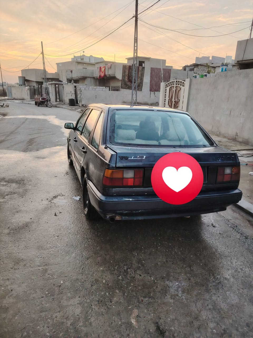 سياره للبيع فالفوموديل 93سنويه عضم كير محرك شرط كاربون بانزين السعر 18وبيها مجال شرط التحويل ***********,,,,,***********
