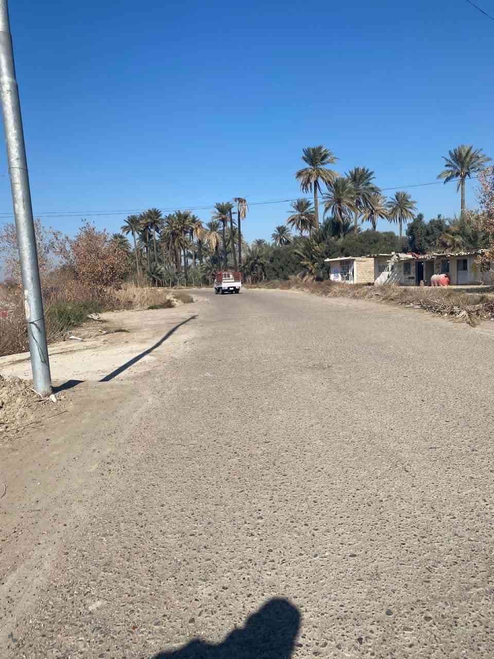 ( دونم مع دار سكني في المحمودية ناحية الرشيد)
دونم مع منزل واسع حديث طابو زراعي سند25  مخدوم بالكامل من كهرباء وماء وتبليط وماء اساله ومدارس ومحلات كما يبعد دقائق عن الطابقين والدورة جاهز للسكن او الاستثمار  …

المساحة الكلية  / دونم واجهة 42 متر

مساحة المنزل / 400 متر بناء حديث

السعر / 190 مليون 

التحويل / طابو بغداد المحمودية
للاستفسار : *********** 
*********** 
متوفر واتساب بالارقام ايضاً
