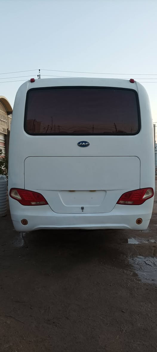 السلام عليكم باصJAC  للبيع موديل 2014 معامله جاهزه للتسجيل كبل للمرور سياره كفاله بلاديه مكينه وكير واكسل كفاله على بلاده برغي ما مفتوح بيه دواخل نضيفه جدا عله بلاده جديده تبريد شغال ثلج كهربائيات كله على بلاده التفاصيل أكثر اتصال على الرقم  ***********

