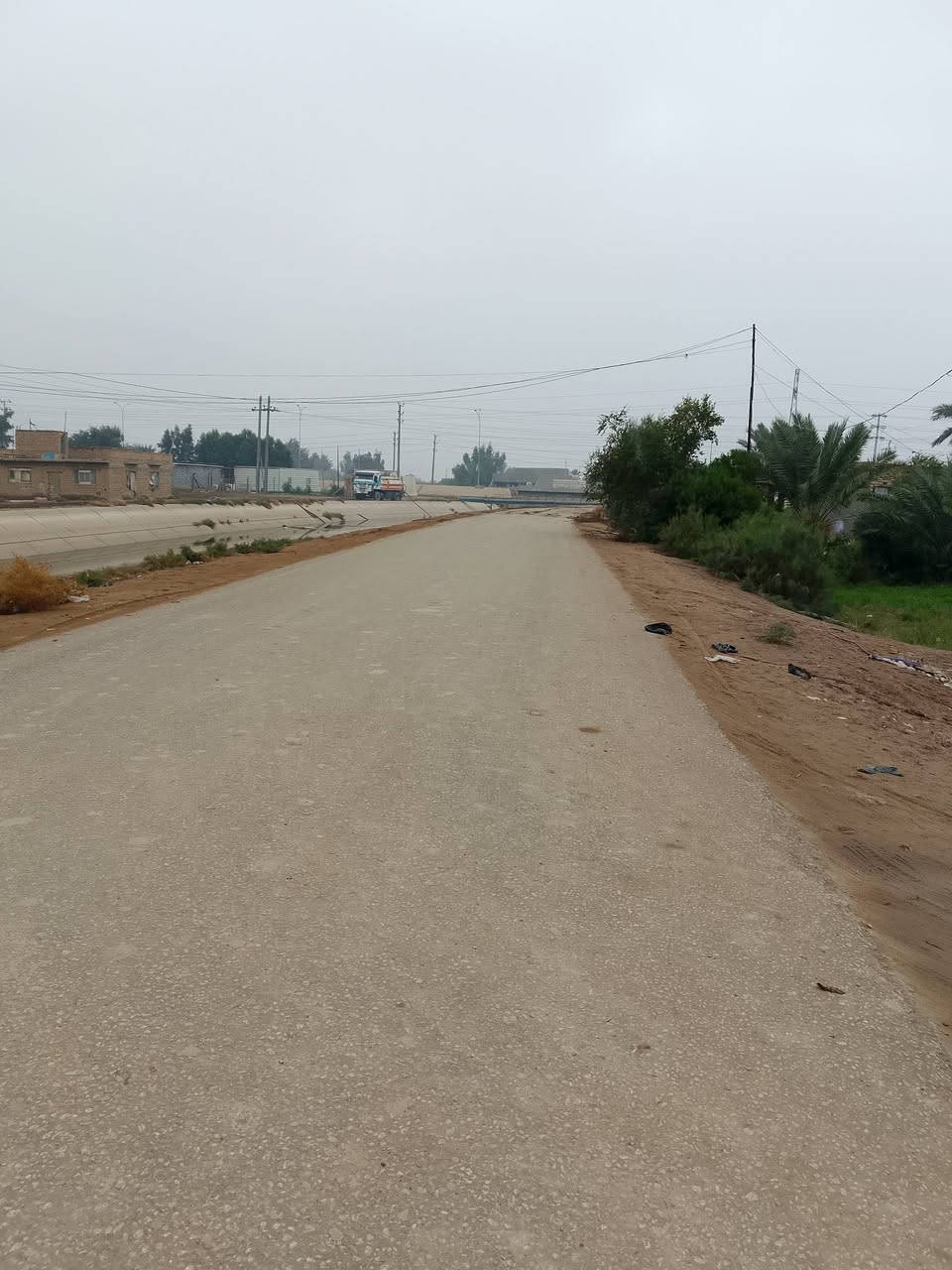 مساحة 200متر مربع مكان يخبل طريق عفك ديوانية اول نزلة السيد جهة القاطع مشروع ثريمة مكاتبة أصولية تعهد شخصي كلشي متوفر الاستفسار عن طريق الاتصال بنا على الرقم التالي أو مراسلة الصفحة الشخصية ***********
