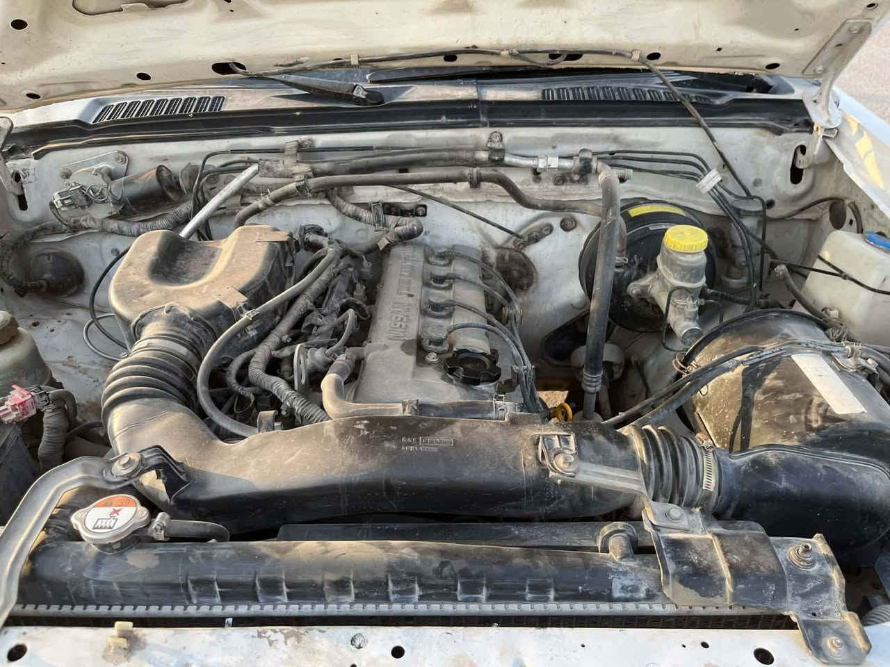 نيسان موديل 2013 سياره مضروبه جاملغين وبنين بدون دواخل تخم تاير ستوه شاده غرفته نضيه كلش السعر 115 الرقم ***********
