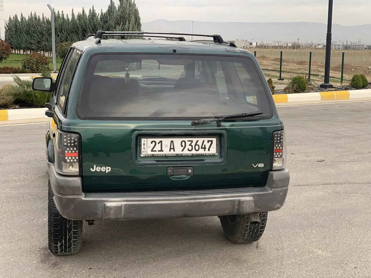 مؤديل1995Jeepشوێن سلیمانی ***********سعر51گه V8 لاو مه عامه له 
سه ياره كه بێ دەعموولێ دراو جوارتایە ویلی نوێ سە نەوی تازەیە تا٢٠٢٩ته حويل خرامه براوه به شه رت گێروو مەکینە بە شەرت تبریت ساردوو گەرم بەشەرت كوشن كاره با ته عديل سورعه سوكان ڤؤليوم ناو  ڤؤرميگا
