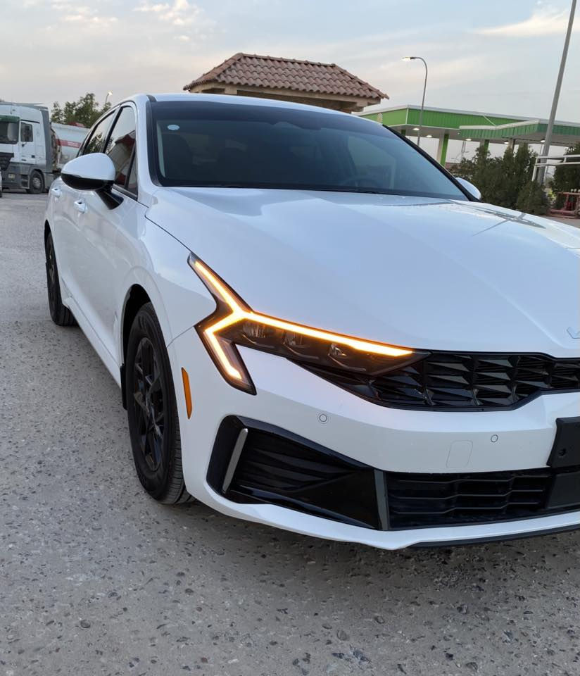 2025 KIA K5, LXS
مكفوله كفاله عامه داخله بتقرير مياه أمطار تعمل وتسير برغي ما مفتوح بيه ماشيه 11 الأف فقط دخول جديد حره بدون رقم 
مكان السياره البصره المعقل 
للأستفسار ***********
