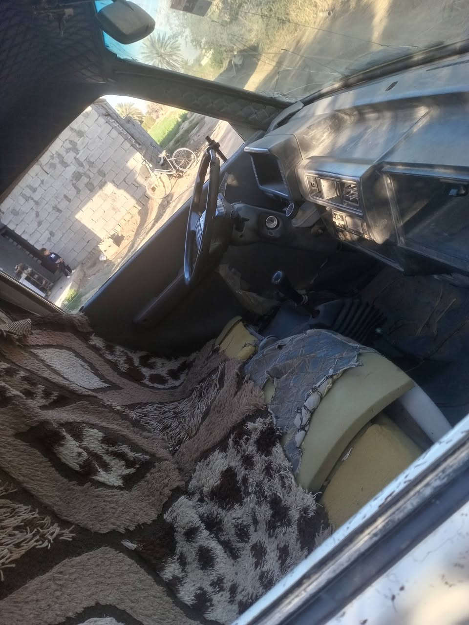 السلام عليكم كيا بنجو للبيع سياره نظيفه جير ومحرك وشاص مقفولات ثاني يوم تحويل رقمي رقم صدامي بغداد اتصال على الرقم***********
