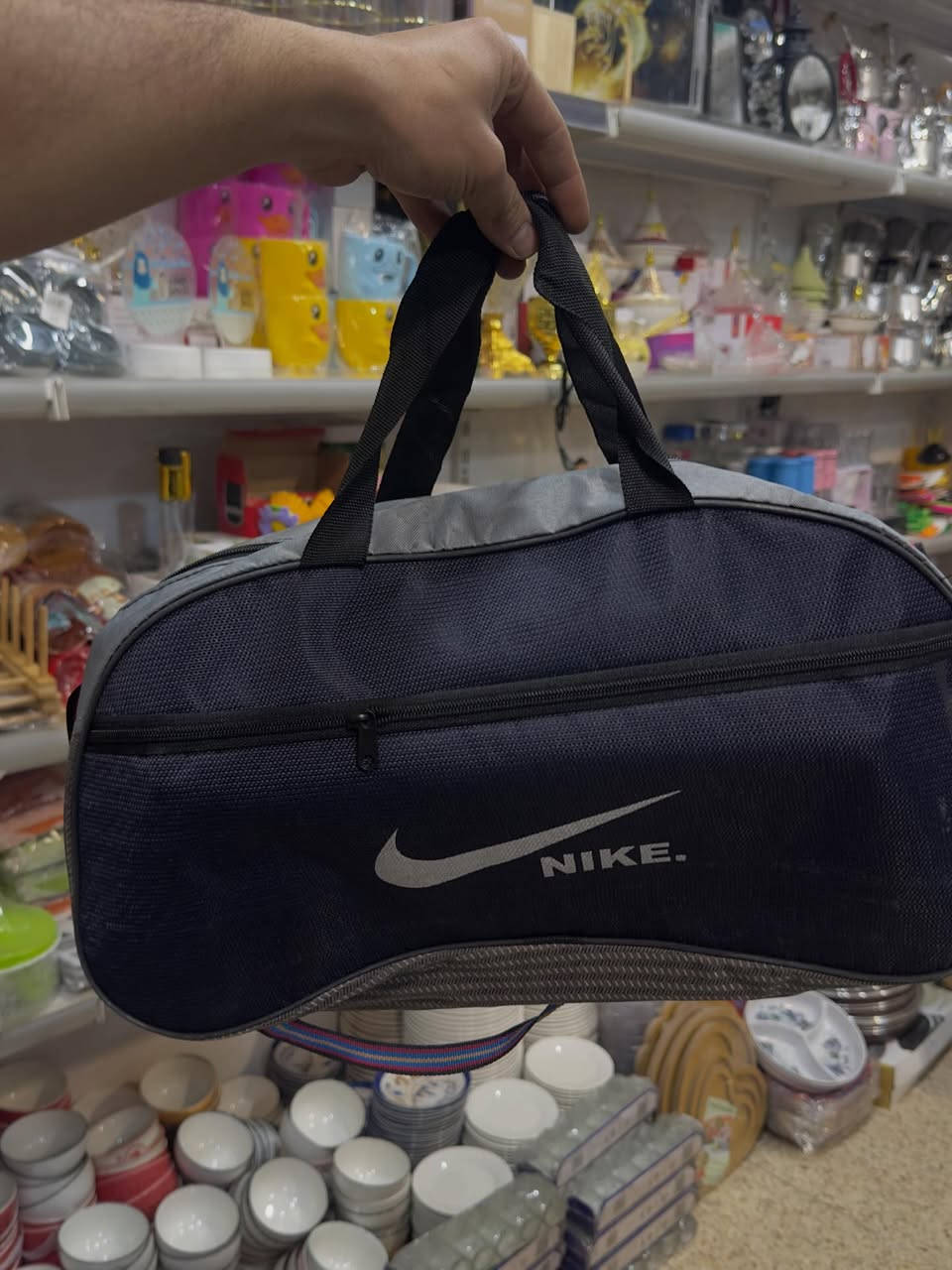 جديد جنطة رياضية سبورت
سعر القطعه 5000 دينار فقط
العنوان :موصل حي الصديق شارع البان 
الآوي
يتوفر توصيل داخل الموصل و جميع المحافظات
للاستفسار مراسلة الصفحة أو الاتصال على الرقم ***********
