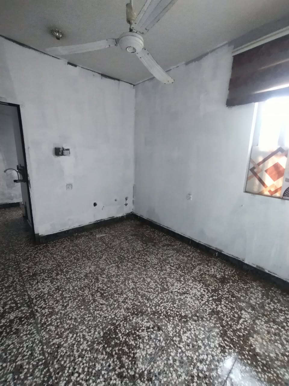 السلام عليكم شقة صغيرة للايجار  مساحتة ٥٠متر  سعر ٢٧٠الف مم ضمنها  اجور الماء والكهرباء   حي الضباط مقابل اعدادية الثورة للبنين   0781170156


**إذا كنت صاحب هذا الإعلان وتريد حذفه لأي سبب، رجاءا أرسل رسالة إلى الدعم الفني**