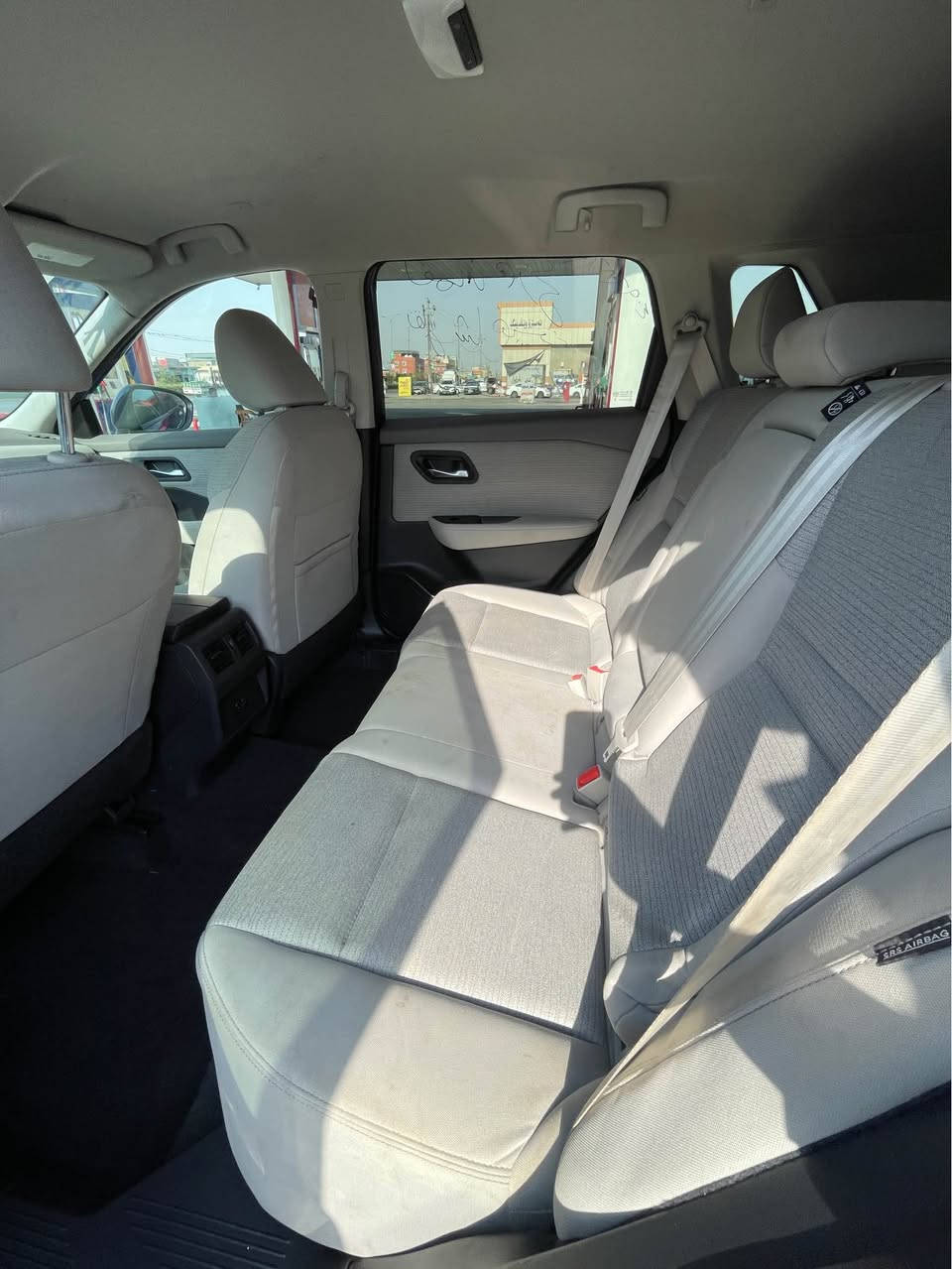 نيسان روج 2023
ضرر: ربع بنيد صبغ بيدون دواغل 
سعر138مجال
مواصفات
داغل اصفر  
بصمه 
ابواب بصمه 
شاشه 
كاميرا 
رادار 
حساس 
ويل كروم 
تحكمات ستيرن 
تحديد سرعه 
بعد بيها هواي مواصفات 
مكان اربيل 
***********
*********** أربيل, العراق
