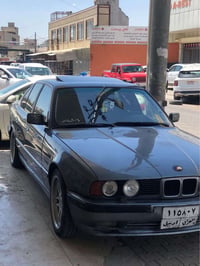 بي ام دبليو ٥٢٠ • موديل ١٩٩٠ • قير عادي