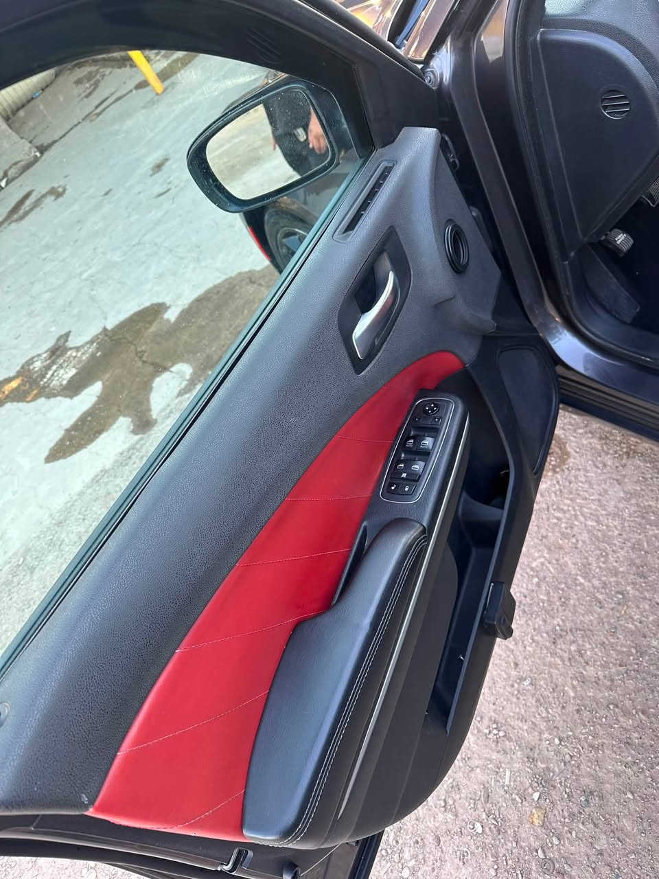 السلام عليكم 
للبيع فقط دوج جارجر 2019 SXT اصل وارد كندي السياره داخلة كلين وهنا بلعراق صار بيه قطعه وحده صبغ فقط البنيد بدون دواخل سوناره موجود ولكارفاكس ايضا 
كفاله كير مكينة تبريد شاصي لغد كلهن بشرط 
الموصفات 
تشغيل عن بعد 
شفتات ستيرن 
دركه SRT
كراسي كهرباء 
تدفئه كراسي 
تدفئه ستيرن 
تحكمات سترين 
مثبت سرعه كروس  
مانع انزلاق 
شاشة وسط كار بلاي واندرويد اوتو
كامرة خلفية 
كشنات حضن 
ويل 20 تخم تاير جديد 
وباقي المواصفات المعروفه
السياره جديدة حيل استخدام شخصي وجاهزة بدون اي نقص ترايك للبصرة 
مكانة بغداد 
السعر 205 وبيه مجال 
ممتواجد على النت
لل اتصال ***********
