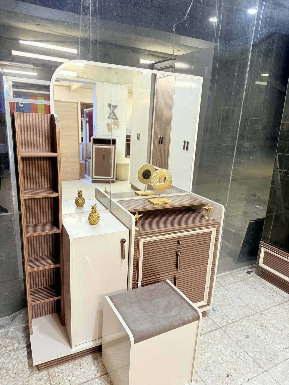 ✨ غرفة تركي 🇹🇷 مودرن اصلي شركه العالميه 10 قطع 
 نظام أبواب  موديل حديث 
سرير مخزن عملي
 ضهر بلوك
 قماش وتر بروف أصلي
✨ نظافة 95 /💯
السعر  / مليون و250 
شد ونقل مجاني داخل بغداد
 توصيل للمحافظات بأسعار رمزية


**إذا كنت صاحب هذا الإعلان وتريد حذفه لأي سبب، رجاءا أرسل رسالة إلى الدعم الفني**