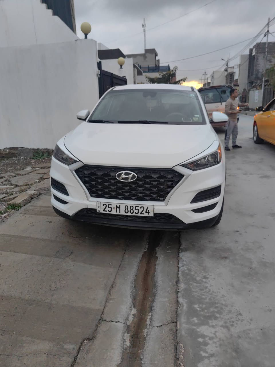 سلام عليكم عندي توكسانة 2019للبيع سنويه جديد باركود بنزين سياره جديده للتفاصيل اتصل عله هاذا الرقم ***********
