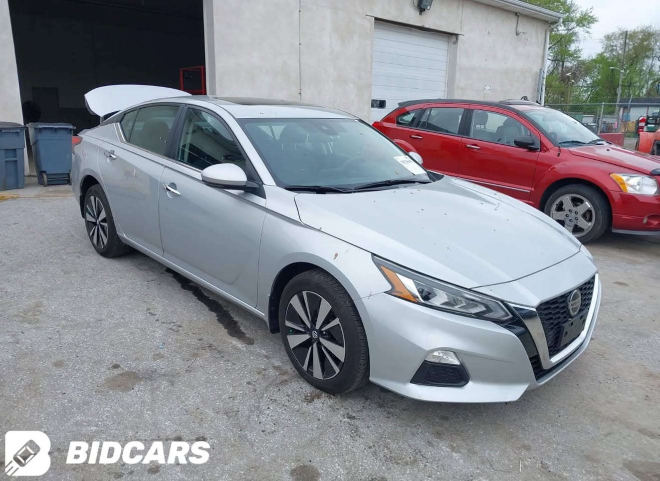 التيما 2022 مرقم اربيل بدون صبغ فقط بارد وحادثها كلش خفيف السياره نظيفه حيل وسعرها 185 وبيها مجال السياره فول مواصفات فتحه سقف وبصمه ورادار امامي خلفي وجوانب وبريك بصمه وويل كب 
***********
