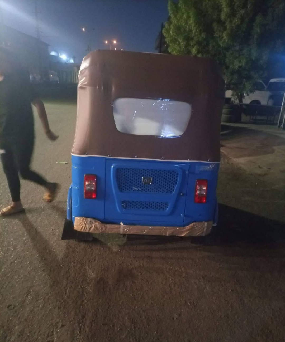 سلام عليكم تكتك موديل٢٣بعده زيرو رقم وسنويه نكليزي كفاله عامه السعر8ونص مجال قليل حك الجيه  الرقم***********
