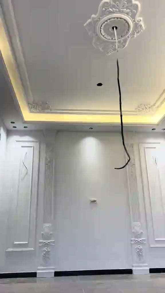 #المميز_الديكورات/***********
سلام عليكم /نموذج بسيط من اعمالنا في بغداد✅🤍
خلفات متفرغه العمل  جميع ديكورات بأنسب الاسعار
1-سقف ثانوي✨🤍
2-جبسن بورد  بوكسات قواطع مغربي + سبنت بورد + بوردx
3-بديل خشب+ جوكرات كلاسك  💯✨
4-ديكور بلازمة. ✨🩶
5-سحبات داخليه وخارجيه ✨🤍
6-حجر داخلي✨💠
7-عمل زجاج لوحات داخليه وخارجيه🤍✨
8-نشتغل جميع محلات وصيدليات بكادر مميز✨
9-نعمل جميع نقشات شيبورد 🤎⚒️
يوجد لدينا كادر مجمعات بسعار مناسبه جدا😍
يوجد لدينا كادر صبغ شركه جوتن وبتك وبي واي 🤍⚒️
التواصل خاص عبر الصفحه او تواصل واتساب الادنا/ ملاحظه شغل سقوف وجبسن بورد وسبنت وبوردx
بنايات ضمان العمل شيش وجوي وتثقيب شغل درجة اولى
***********
***********
