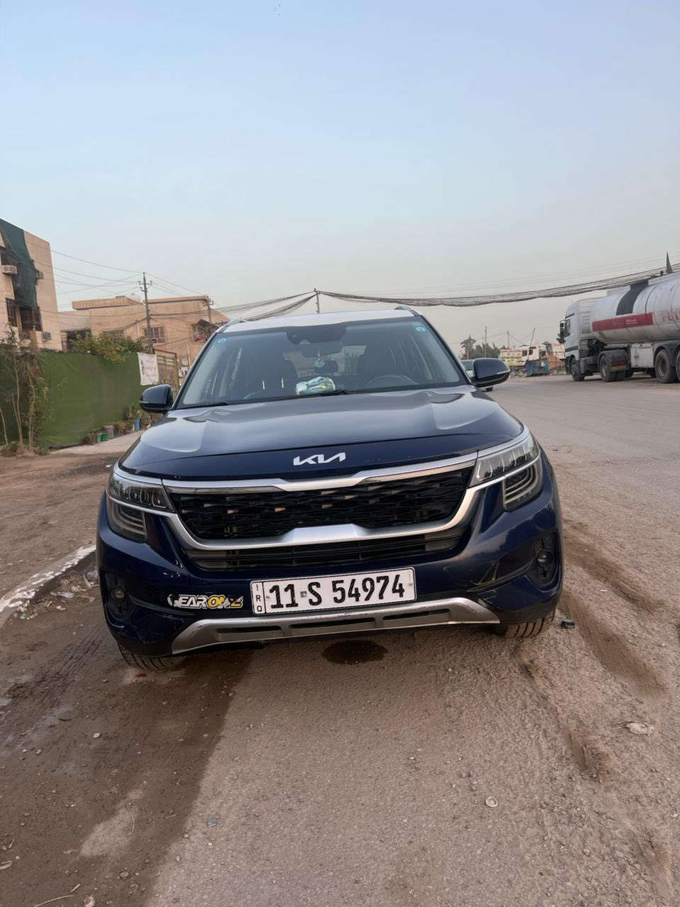 سلام عليكم 

كيا سيليتوز موديل 2021 امريكي 
حادثها بنيد وجاملغ بدون دواخل وشبر بقبق الجنطة السيارة بدون نقص كير محرك مكفولات تبريد قطعتين السيارة باسمي تحويل ثاني يوم
السيارة فول مواصفات 1/1 المواصفات الي بيها
فتحة بالقمارة 
بصمة تشغيل + ابواب 
كشنات جلد
تحكم كشن كهربائي 
تدفئ + تبريد كشنات 
4 انضمة قيادة 
شحن وايرلس للهواتف 
ويل كب حجم 17 
توقف ذاتي عند الاصتدام 
قيادة ذاتية 
توقف ذاتي الاقتصادي  ( بالازدحام ) 
رادارات جانبية وامامية وخلفية
تحديد مسار 
وبعد بيها هواية مواصفات 

مكاني بغداد الشعب 
السعر 145 
للاستفسار ***********
