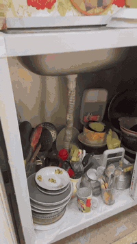 السلام عليكم
عندي كاونتر صغير للبيع ونظيف  الباب مالته موجود فقط يراد ارمادات اله جديده 
السخان هم نظيف مآبي شي خير من الله 
السعر على هذا رقم 

‭٠٧٨٧ ٤٥٩ ٩٦٠٢‬
