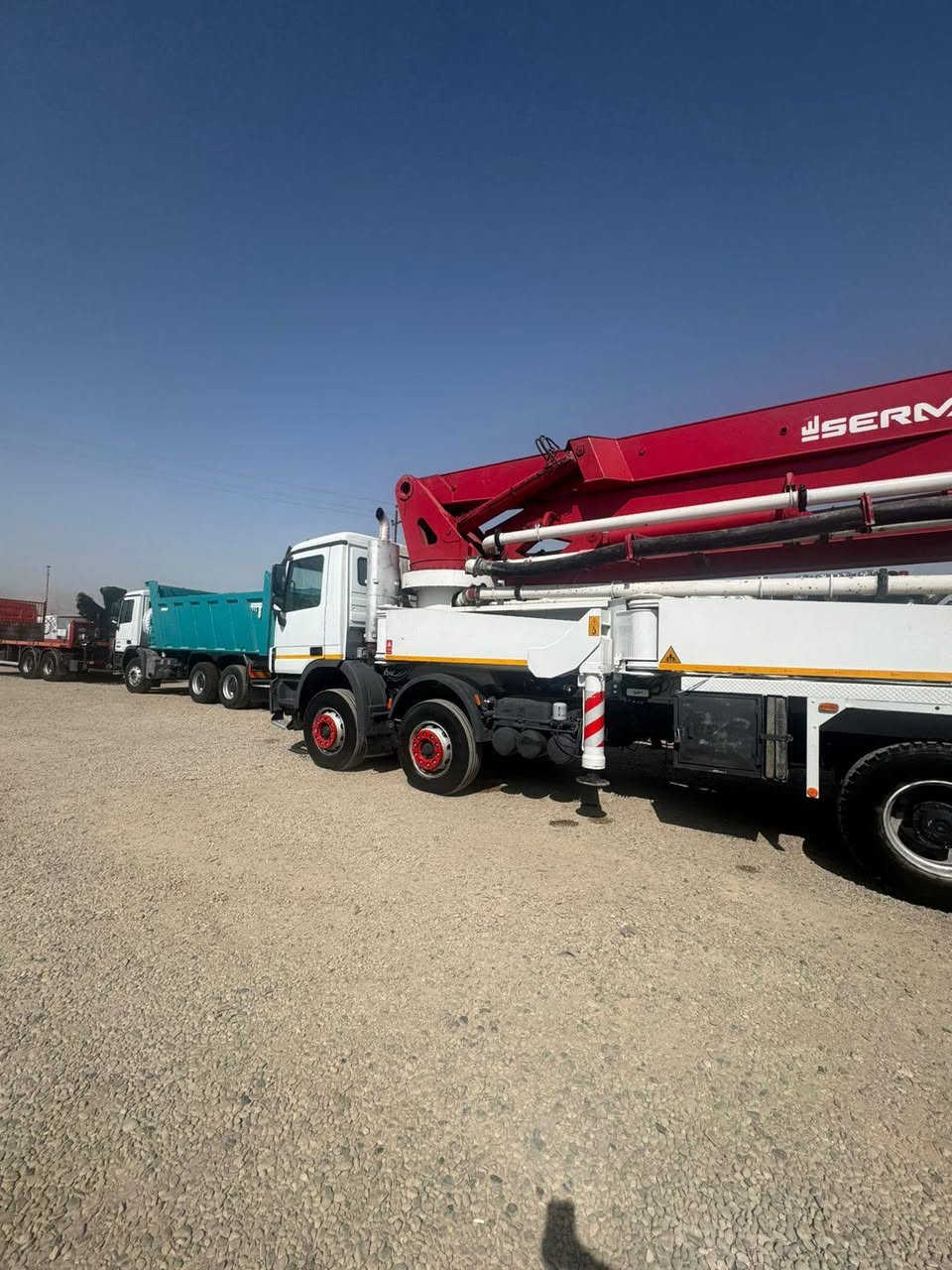 سلام عليكم 
بم موديل 2006
جهاز 2006
جهاز إيطالي 
غراضه كله شوينك
42متر دبل مضخه 
شوط طويل 
شرط تحويل 
سيارة جهاز نفس موديل جهاز ما بي فطر ولا كسر 
اتصال على أرقام التالية ***********
***********
***********
