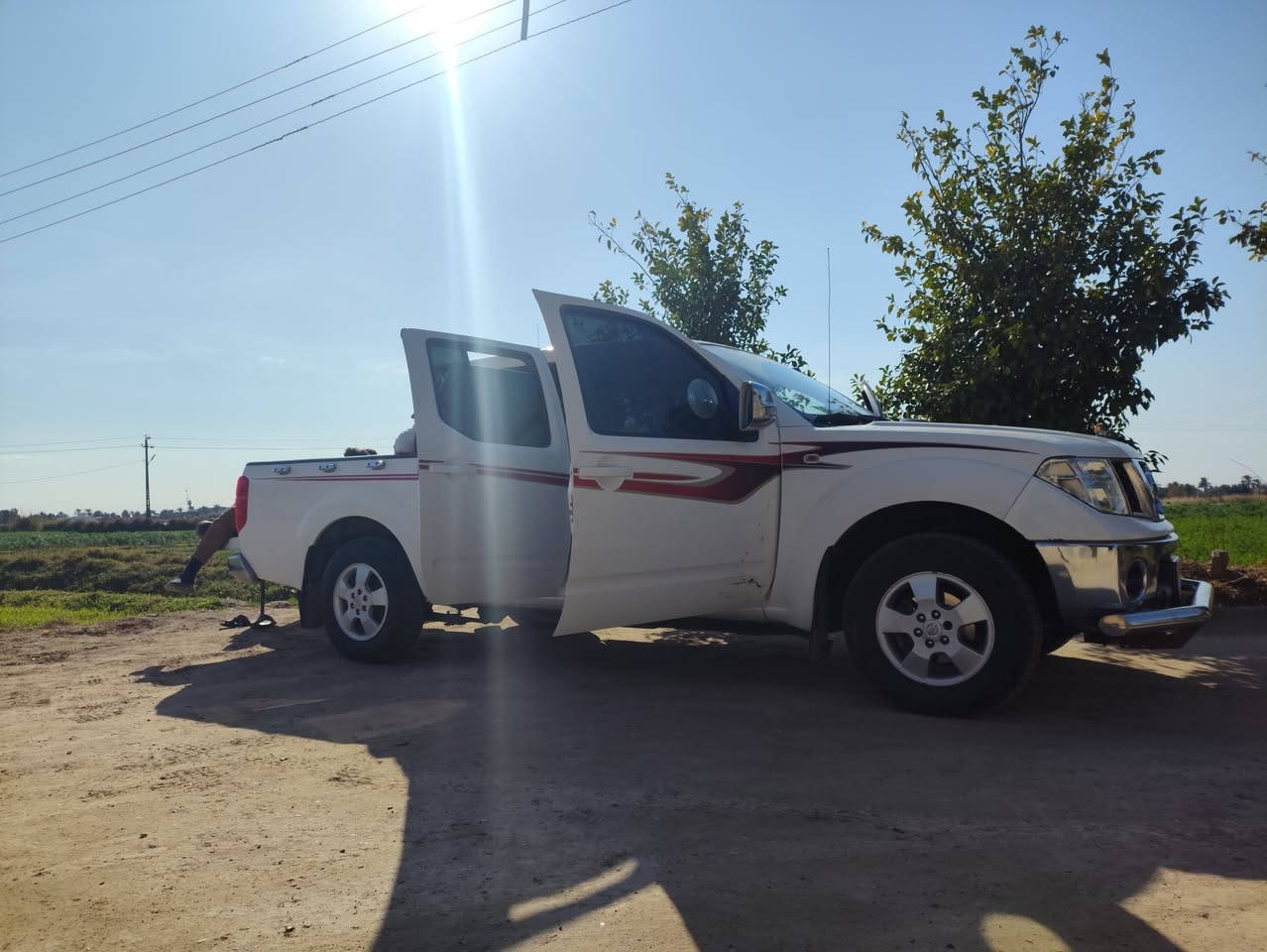 السلام عليكم 
نيسان نيفارا موديل ٢٠١٠ رقم بغداد ٦ كير عادي
محرك مكفول ما مفتوح تخم تاير 
صدر جديد كهربائيات كلها شغاله
تبريد شغال ثلج سياره جديده مكفوله كفاله عامه 
من الصبغ والبارد سياره مال جناي 
ما ناقصه اي شي المكان بغداد اليوسفيه 
للاستفسار ***********
