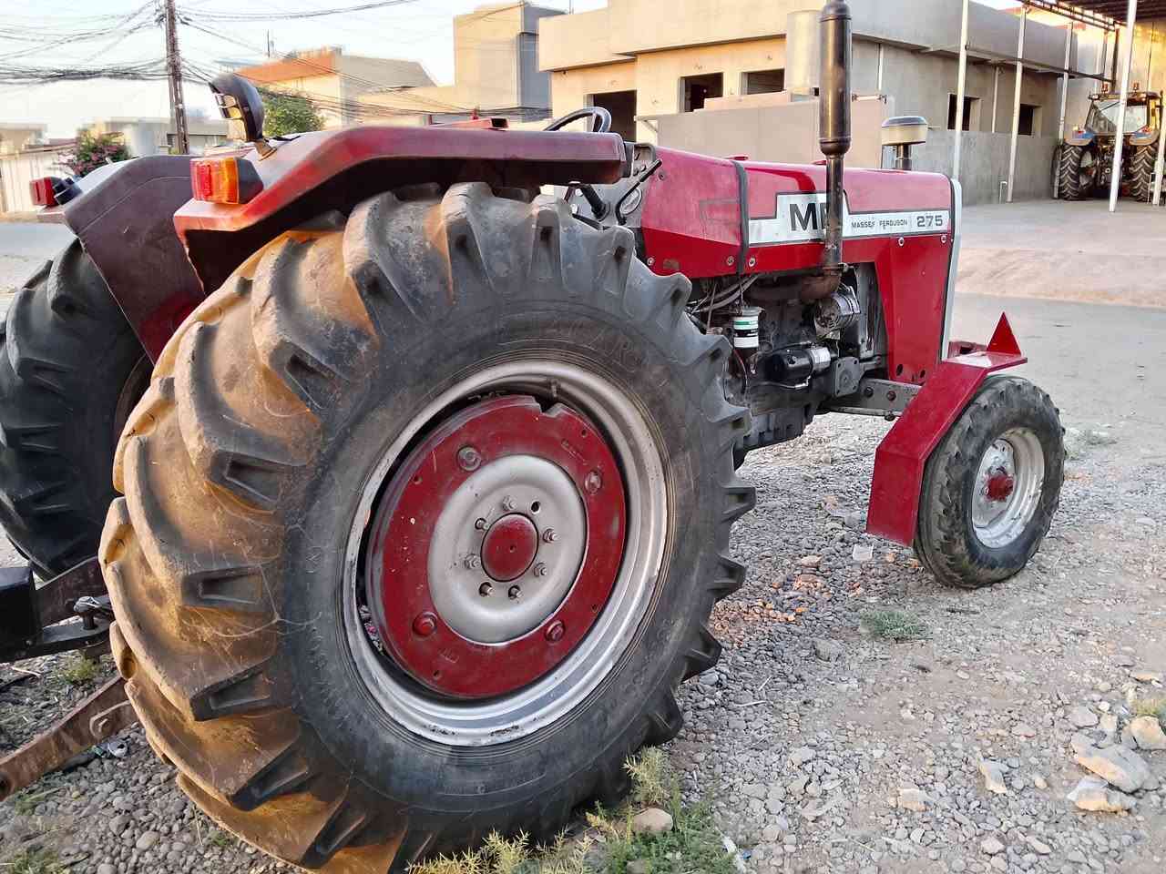 فوركسن 275 انكليزي موديل 1981 
كتاب شركة  بدون رقم 
مكفول كله بشرط 
مكان كركوك 
*********** 
واتساب موجود
