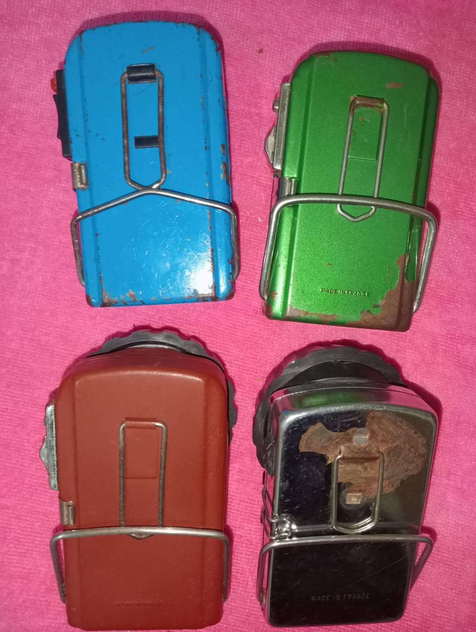 Lamp de poche ancienne année 50...70 .. Wonder..saft mad...saft Mazda... Mazda... France.. avandre


**إذا كنت صاحب هذا الإعلان وتريد حذفه لأي سبب، رجاءا أرسل رسالة إلى الدعم الفني**