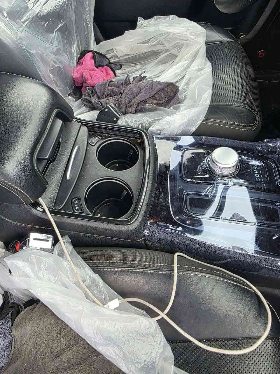 سلام عليكم.......
اوبامة  موديل ٢٠١٨ S كندي الون سمنتي موصفات بردة كشنات بارد و حار سكان كهرباء حساس صفحات مكان كلاسات حار و بارد كشن خزن صبخ كفاله عام بس نوص دعامي سبخ 
سعر ٣١٠$ بيها مجال ***********/////***********
