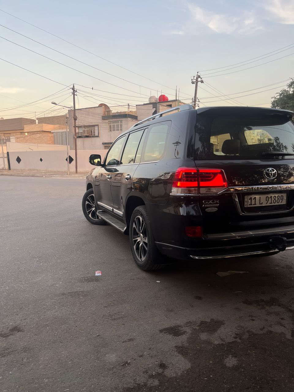 لاندكروز 2021 بحريني GXR
ماشية 80 الف كيلو 
فول مواصفات
رقم  بغداد
 بيها فقط بارد بسيط والباقي كفالة 
________المـواصـفـات ___________ 
حساسات امامي خلفي 
كامرات 360 امامي وخلفي وجانبيات
شاشة حجم كبير + شاشة خلفية 
جنطة كهرباء 
تشغيل عن بعد
‏  Bluetooth / USB
السعر 575 ورقة وبيها مجال 
مكاني بغداد 
للتواصل ***********
