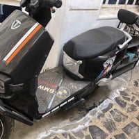 دراجه نضيفه 6بطاريات  سرعتها 75 شحنها يمشيك 70كيلو  سعرها 900الف  0783...